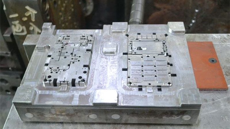 深圳电子模具设计定制：揭秘价格背后的秘密**