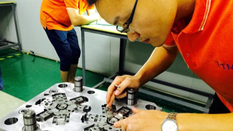 冲压模具供应商选哪家？揭秘模具制造核心技术